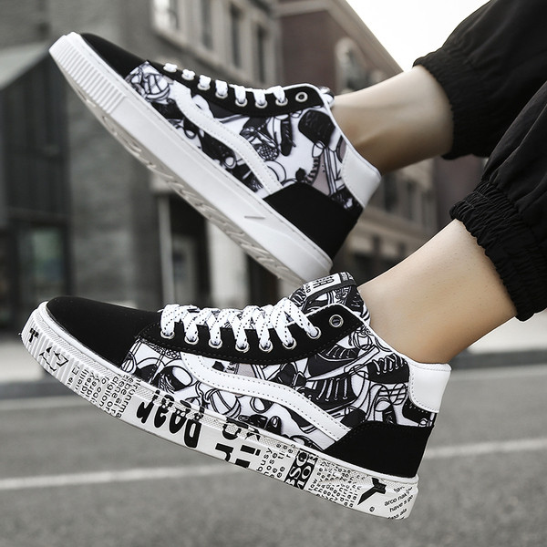 Férfi tornacipő nyomattal és feliratokkal