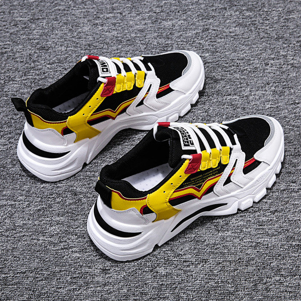 Új, magas talpú férfi tornacipő modell