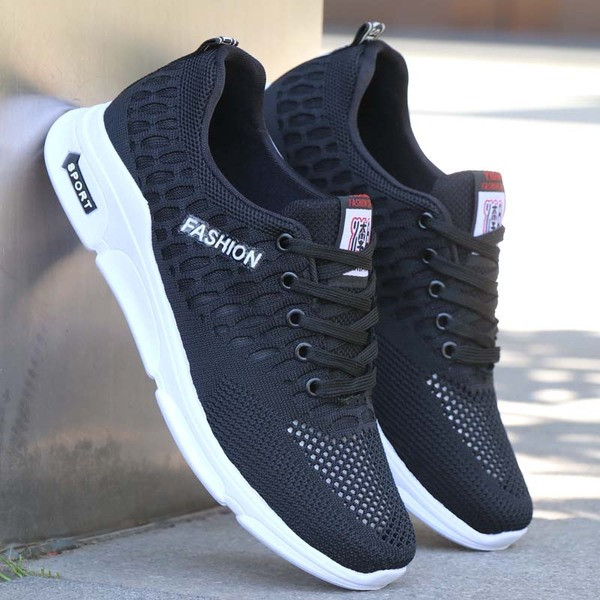 Férfi tornacipő hálóval és felirattal