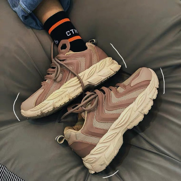 Alkalmi férfi tornacipő - durva talppal