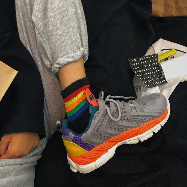 Alkalmi férfi tornacipő - durva talppal