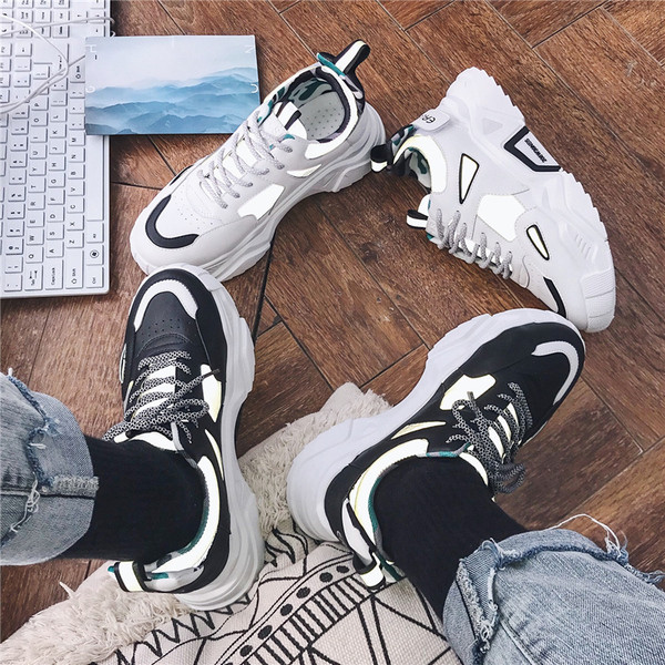 Eko bőrből készült, lapos talpú férfi tornacipő