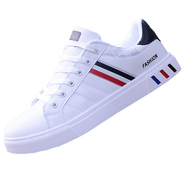 Bőr tornacipő új modellje lapos talppal és fűzővel