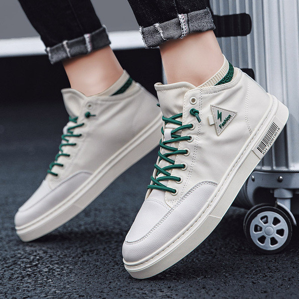 Modern férfi tornacipő fehér hímzéssel és nyakkendővel