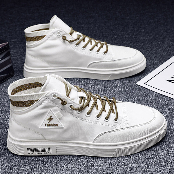 Modern férfi tornacipő fehér hímzéssel és nyakkendővel