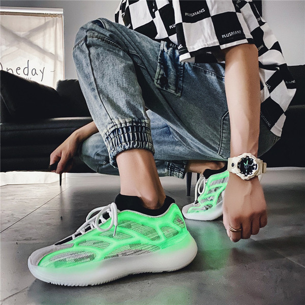 Férfi sportcipő fűzővel