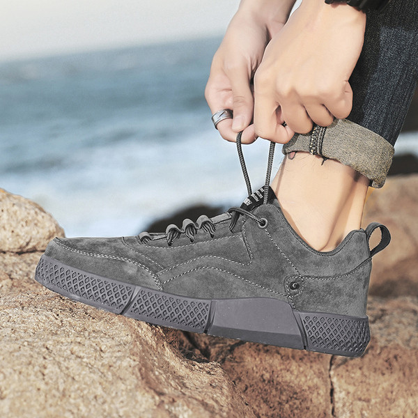 Eco velúrból készült férfi tornacipő lapos talppal és fűzővel