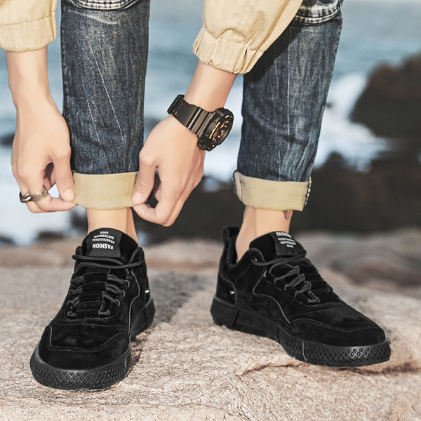 Eco velúrból készült férfi tornacipő lapos talppal és fűzővel