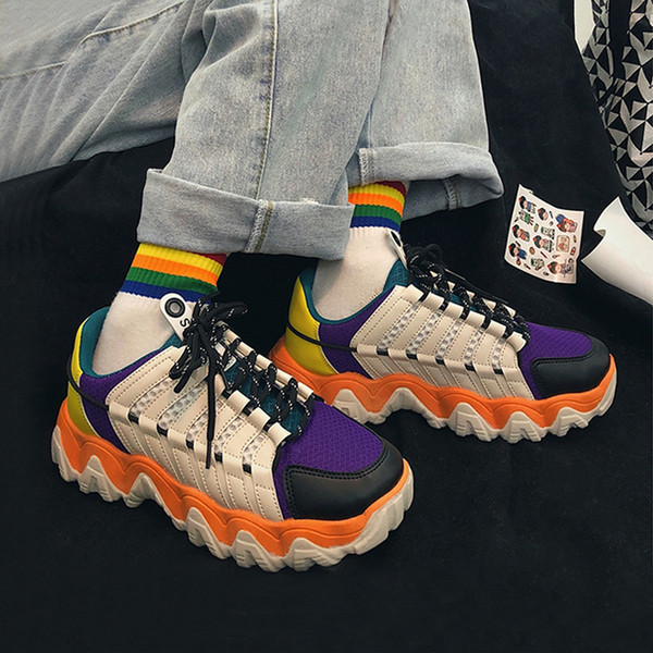 Színes férfi tornacipő durva talppal és fűzővel – új modell