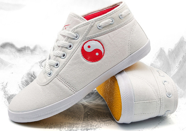 Férfi textil tornacipő nyakkendővel és emblémával