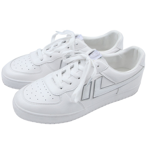 Eko bőrből készült, lapos talpú férfi tornacipő