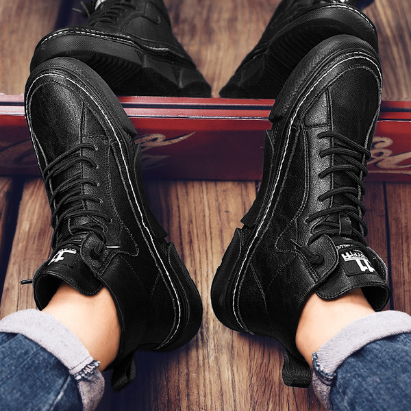 Őszi férfi magas tornacipő lapos talppal és fűzővel