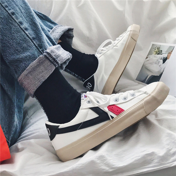 Alkalmi férfi tornacipő lapos textil talppal