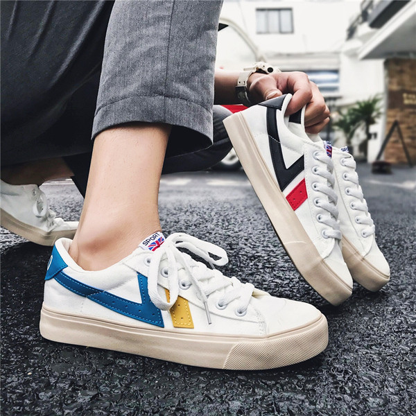 Alkalmi férfi tornacipő lapos textil talppal