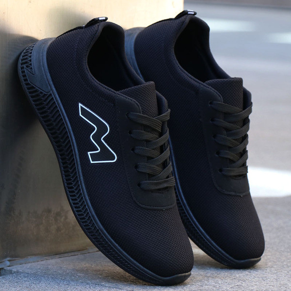 Alkalmi férfi tornacipő hímzéssel