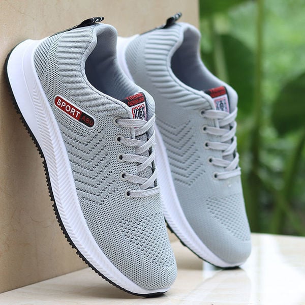 Meeste vabaaja tossud pealdisega