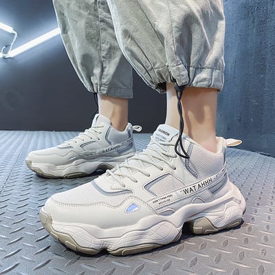 Durva talpú, feliratos férfi sportcipő