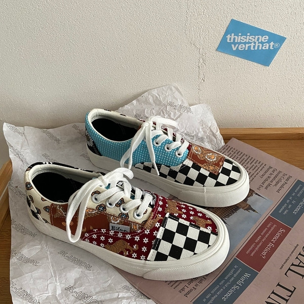 Alkalmi férfi tornacipő textilből, lapos talppal