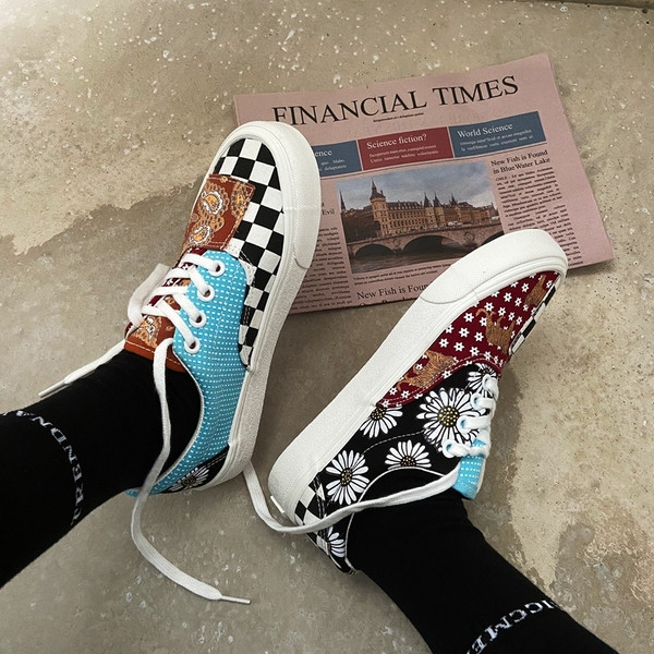 Alkalmi férfi tornacipő textilből, lapos talppal