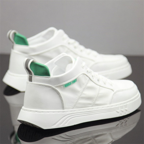 Légáteresztő férfi tornacipő lapos talppal - két modell