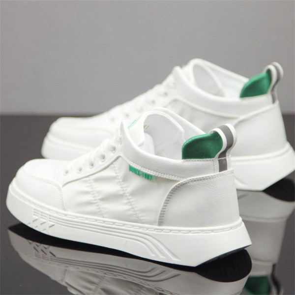 Légáteresztő férfi tornacipő lapos talppal - két modell