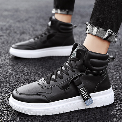 Öko bőrből készült magas férfi tornacipő, hímzéssel