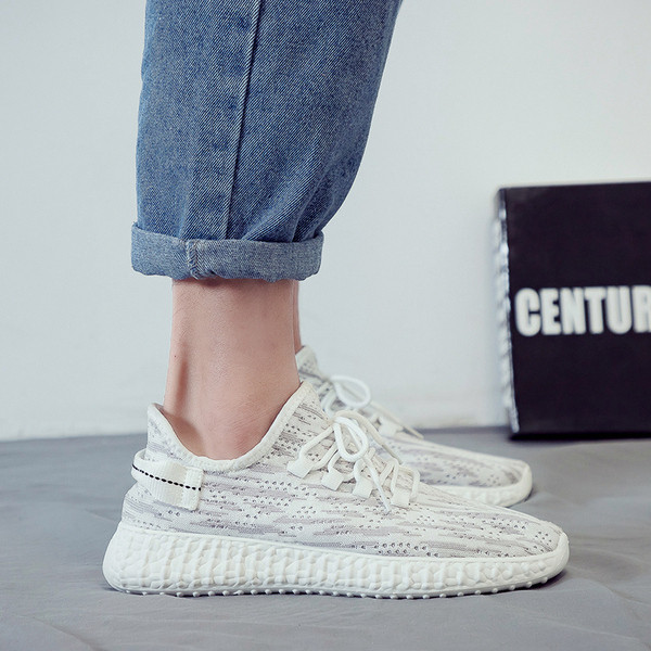 Uus mudel suvised hingavad lõuendist tossud meestele