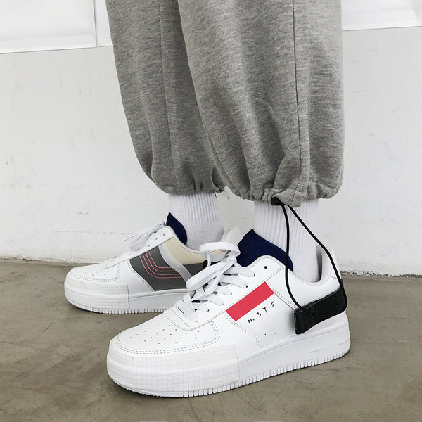 Új modell férfi tornacipő fehér színben, öko bőrből