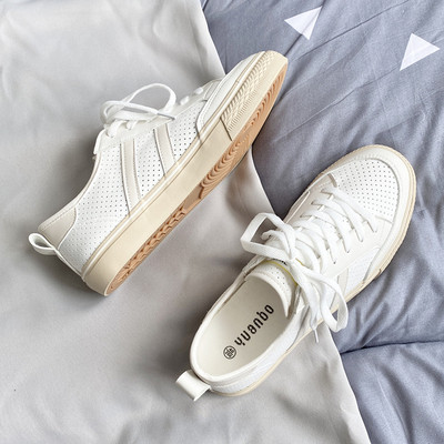 Légáteresztő férfi tornacipő lapos talppal és fűzővel