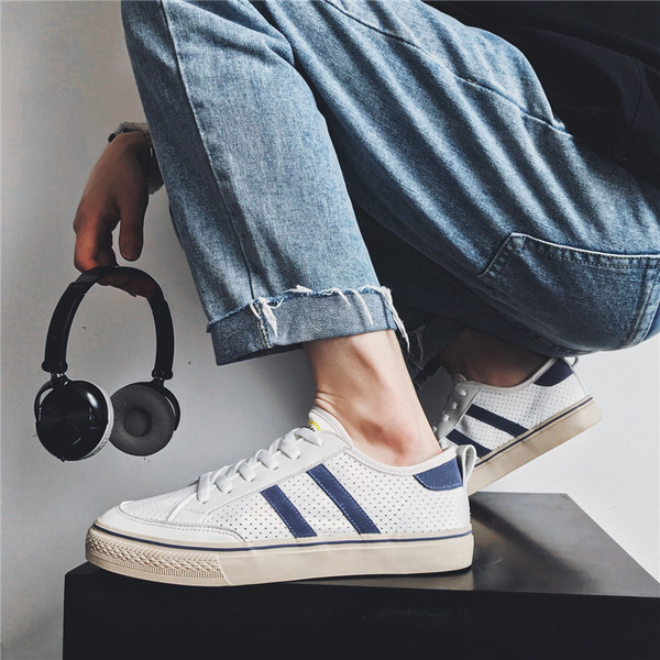 Légáteresztő férfi tornacipő lapos talppal és fűzővel