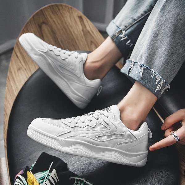 Modern férfi tornacipő fűzős vastag durva talppal