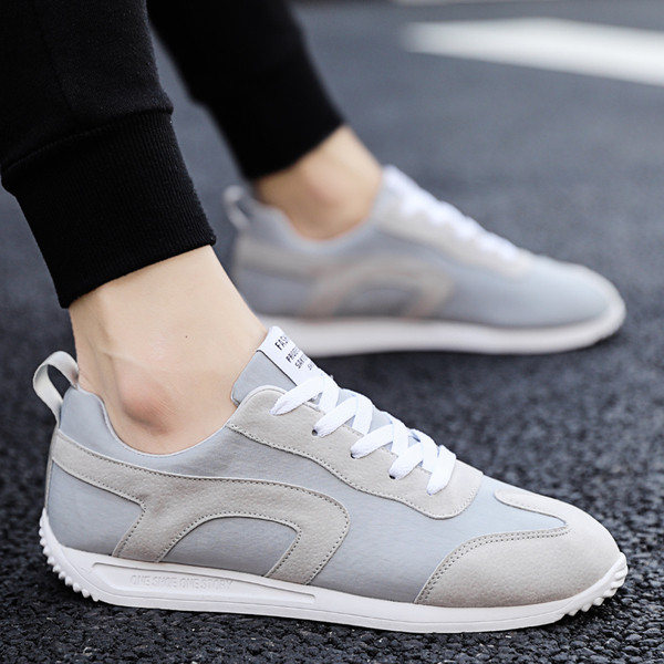 Lekerekített férfi alkalmi tornacipő lapos talppal