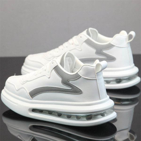 Alkalmi férfi tornacipő légkamrával