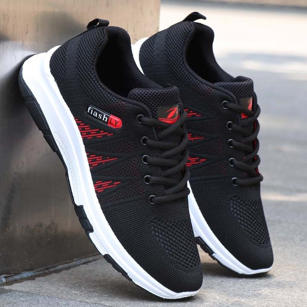 Férfi tornacipő hálóval és felirattal