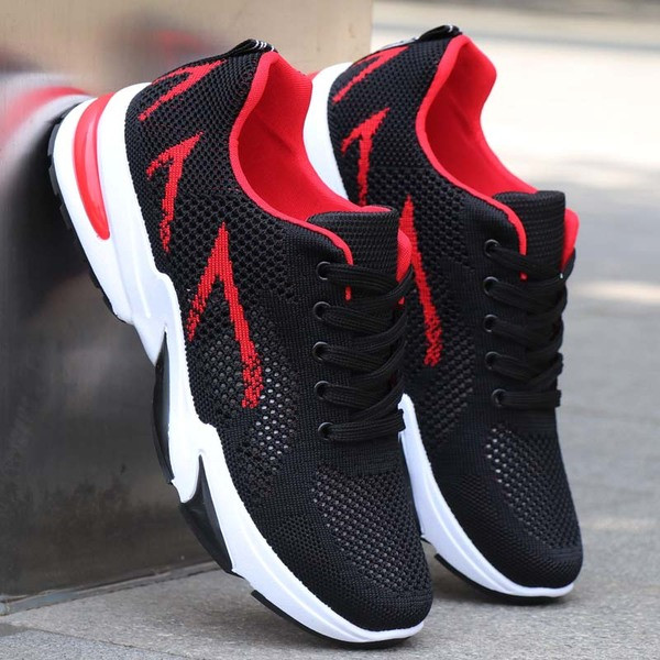 Férfi alkalmi tornacipő kamerával