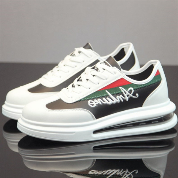 Légáteresztő férfi tornacipő légkamrával és fűzővel