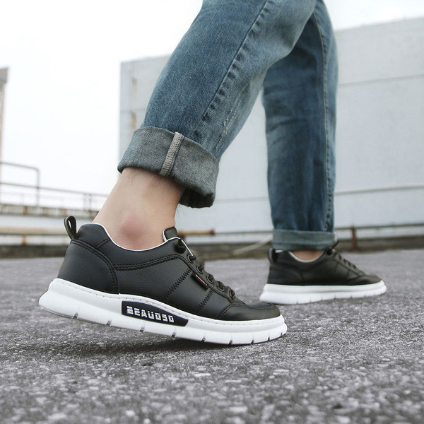 Uus pealdistega nahast tossude mudel