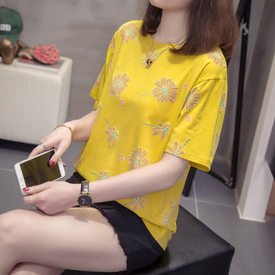 Дамска тениска с къс ръкав в бял и жълт цвят и с флорален  мотив