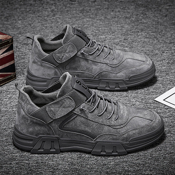 Férfi tornacipő fűzővel és lapos talppal