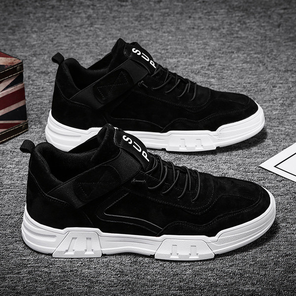 Férfi tornacipő fűzővel és lapos talppal