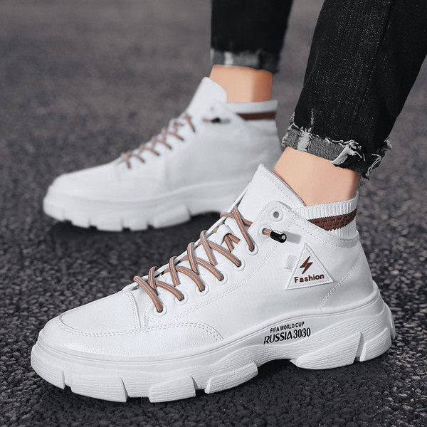 Férfi téli tornacipő durva talppal és fűzővel