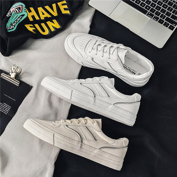 Eko bőrből készült, lapos talpú férfi tornacipő