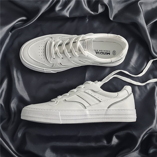 Eko bőrből készült, lapos talpú férfi tornacipő