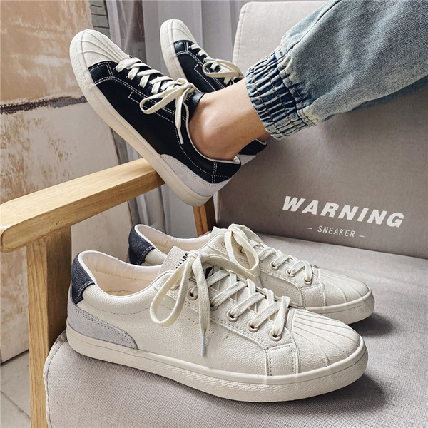 Férfi bőr tornacipő lapos talppal és fűzővel