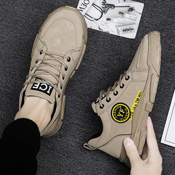 Modern férfi tornacipő öko bőrből, emblémákkal