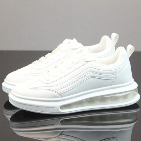 Öko bőrből készült férfi tornacipő magas talppal és légkamrával