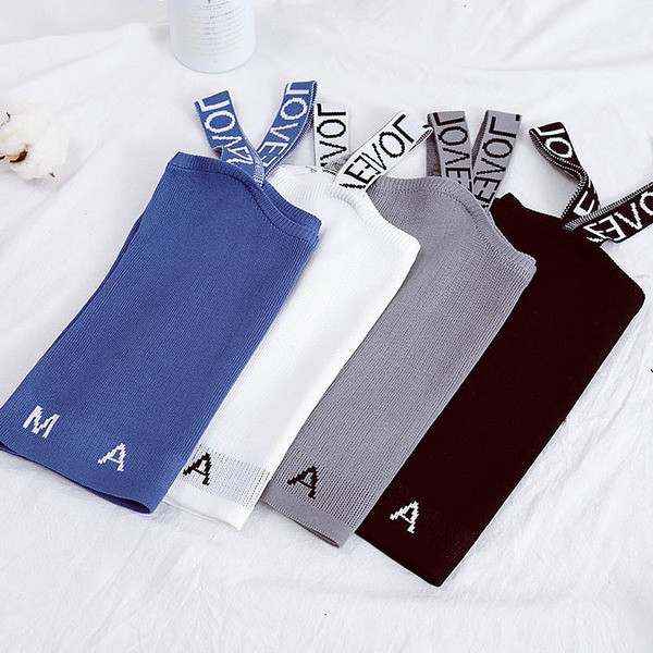 Napi női felső, széles pántokkal és felirattal