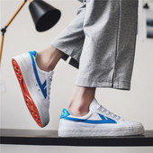 Alkalmi férfi tornacipő lapos talppal és fűzővel