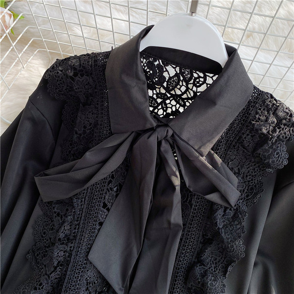 Stílusos női ing széles ujjal és csipkével