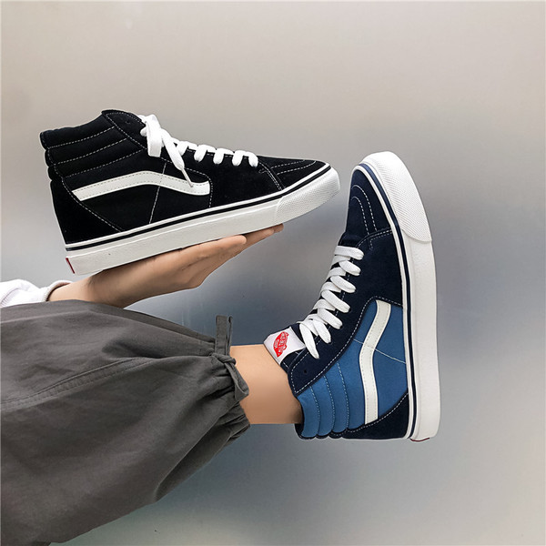 ÚJ modell magas férfi tornacipő megkötős sima modell